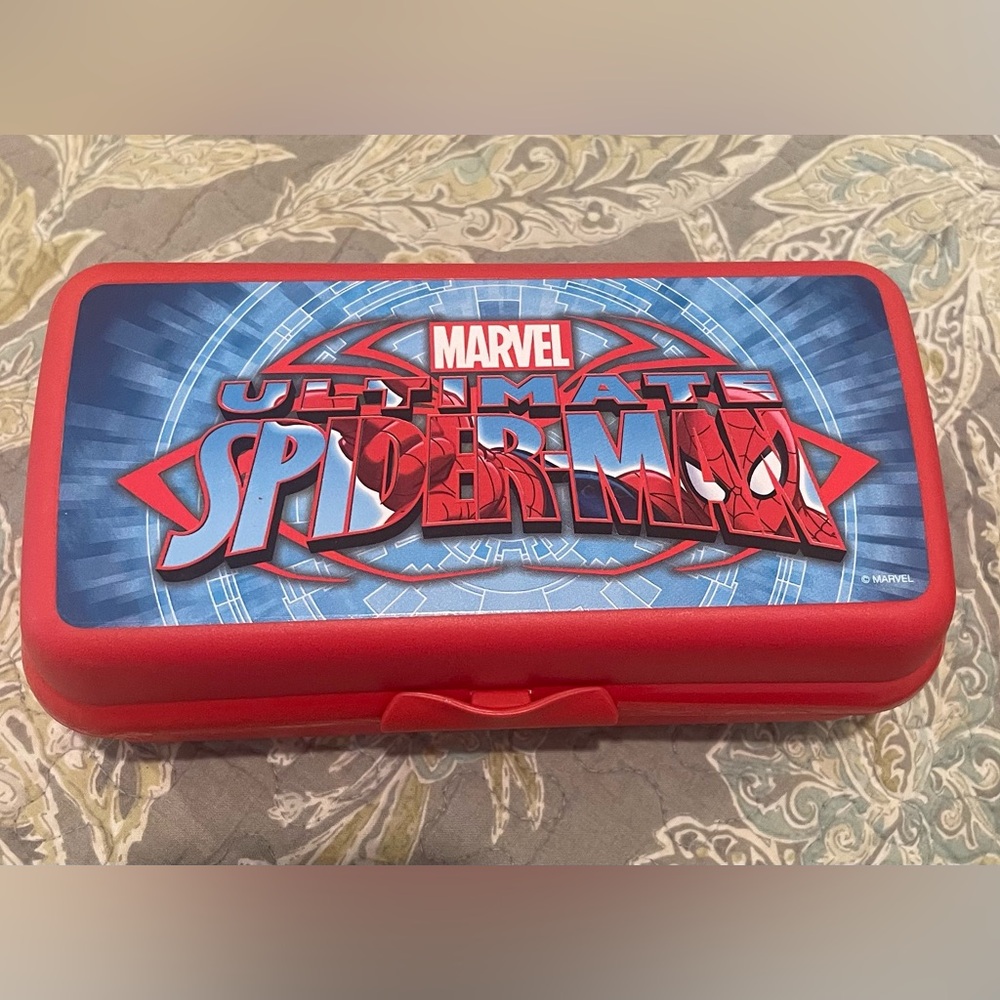 Marvel Ultimate Spider-Man Lunch Box
